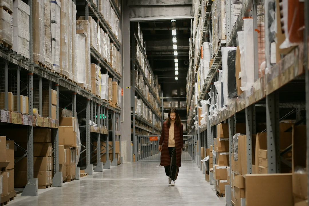 Symbolbild für Ecommerce Warehouse